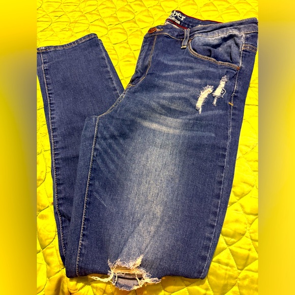 ❤️WOMEN’S DISTRESSED JEANS❤️SIZE 12❤️New York - Picture 9 of 10